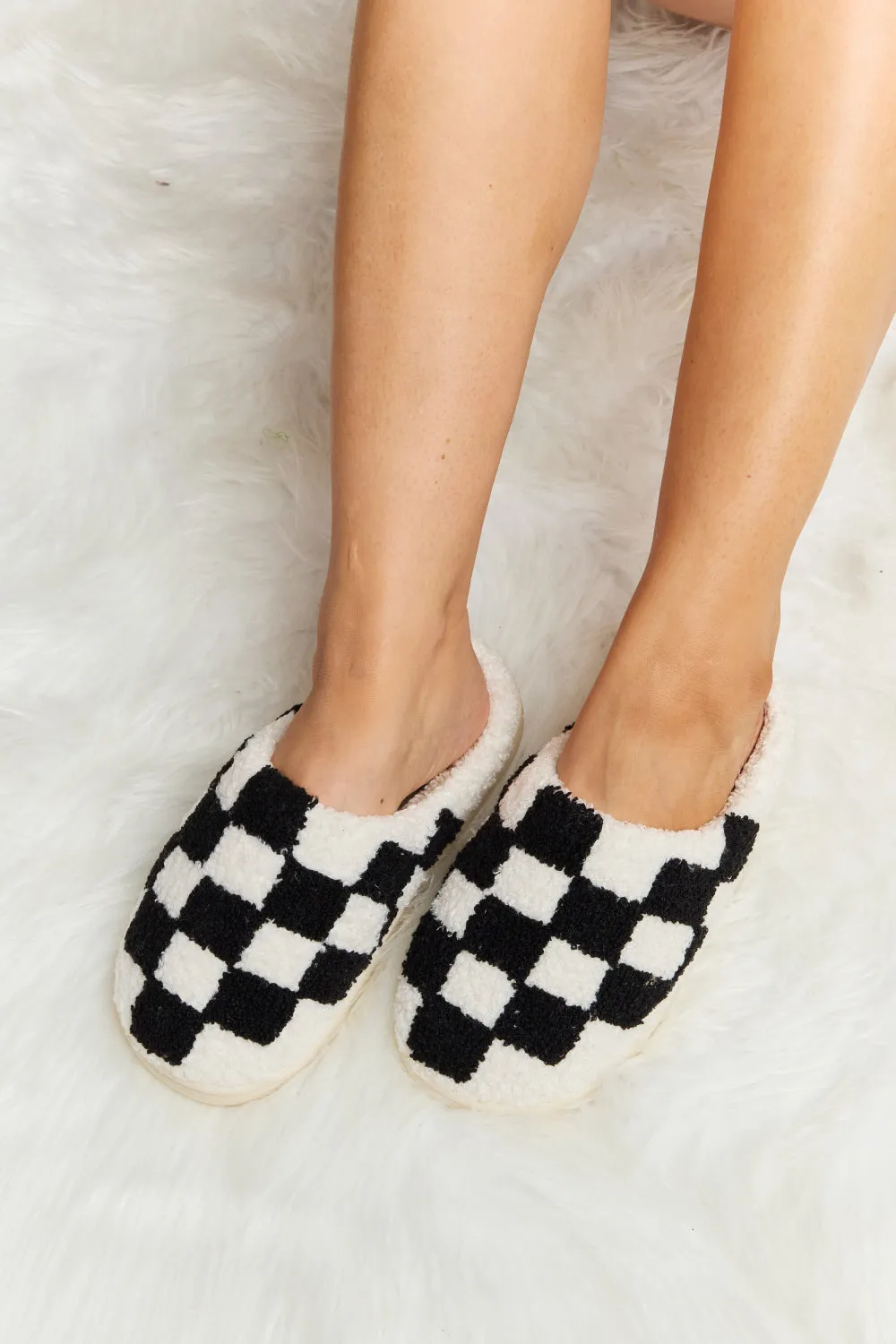 *APP EXCLUSIVE* Checkered Print Plush Slide Slippers