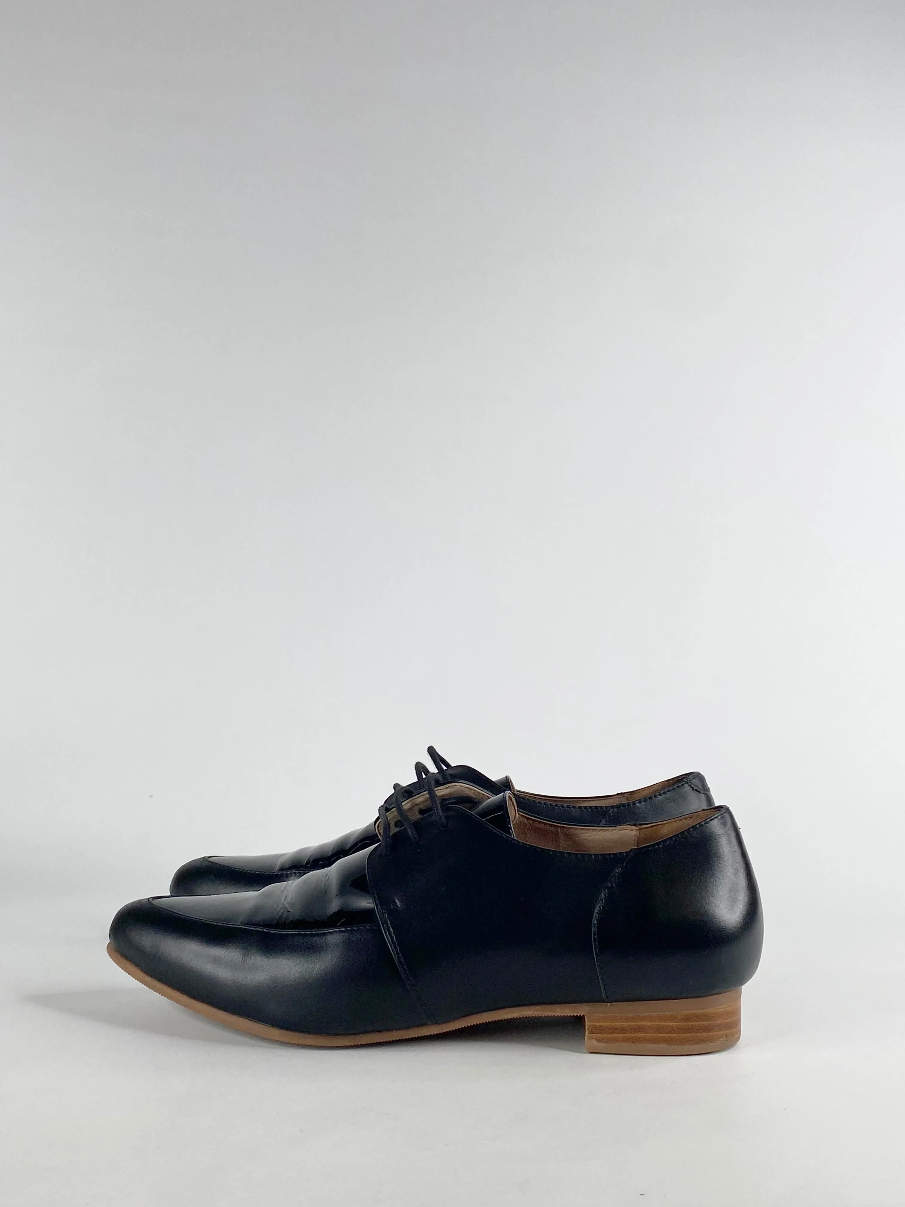 Bared Leather & Patent Leather Contrast Derby Shoes - EU40