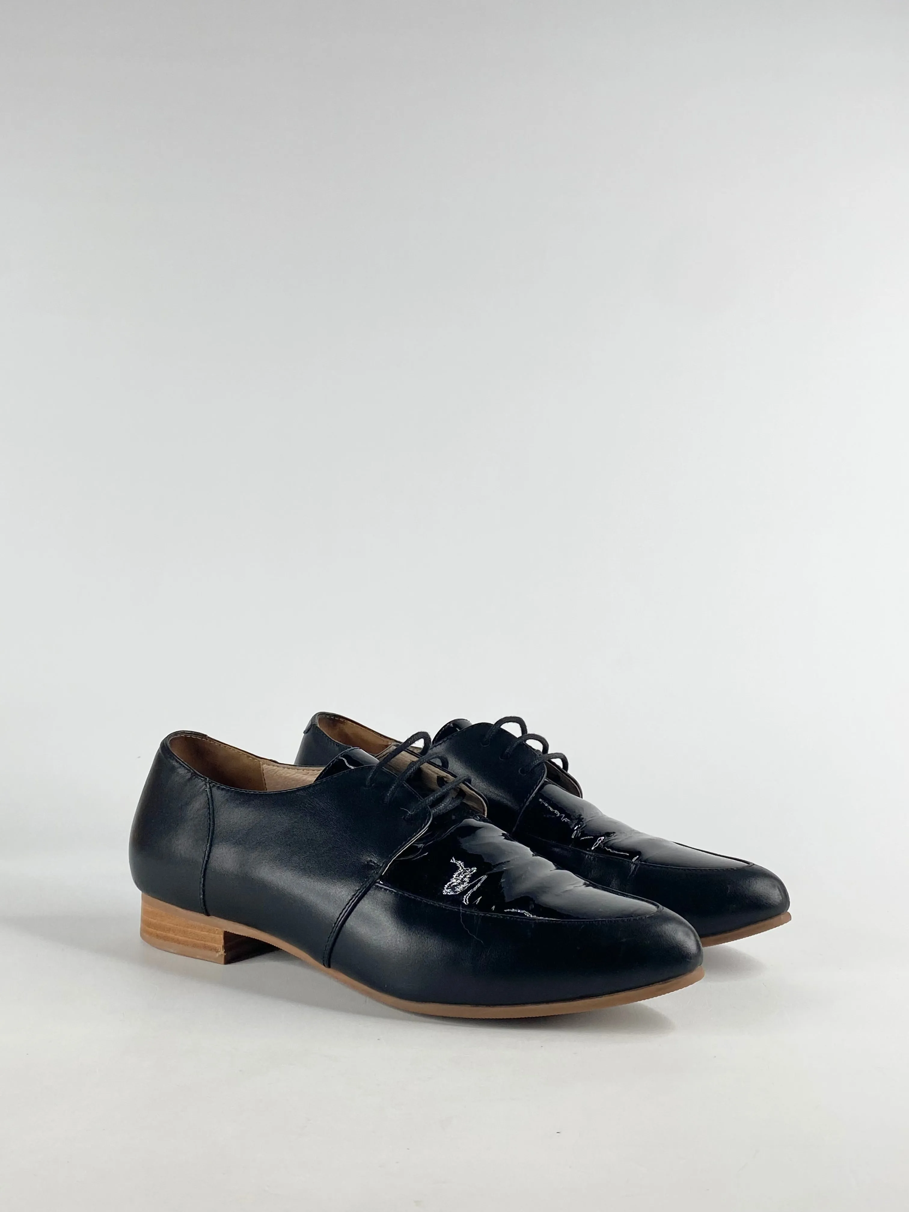 Bared Leather & Patent Leather Contrast Derby Shoes - EU40