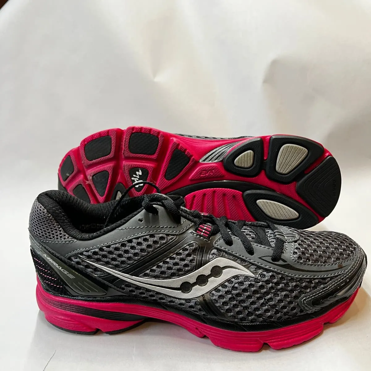 SAUCONY Women's Grid •Mirage• Running Shoe Black/Pink - Preowned